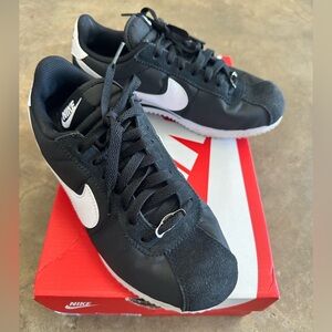 Nike Black and White Sneakers